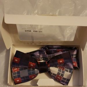 BOY'S BOW TIE